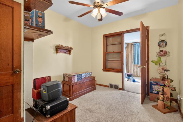 211 Boston Ave, Waterloo, IA 50703