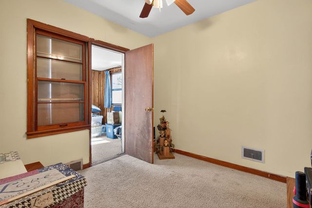 211 Boston Ave, Waterloo, IA 50703