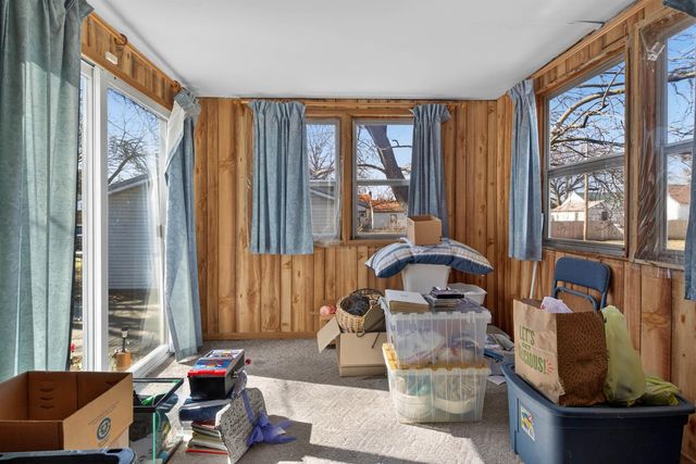 211 Boston Ave, Waterloo, IA 50703