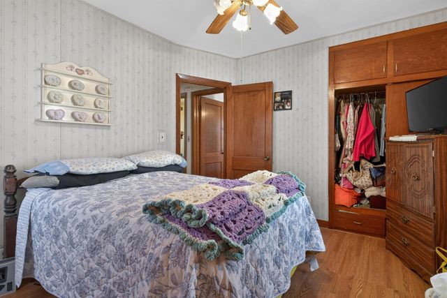 211 Boston Ave, Waterloo, IA 50703