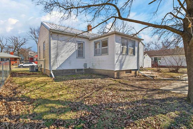 211 Boston Ave, Waterloo, IA 50703