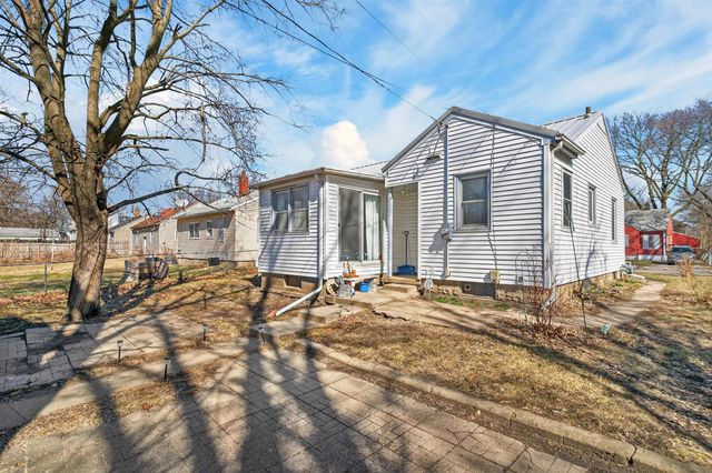 211 Boston Ave, Waterloo, IA 50703