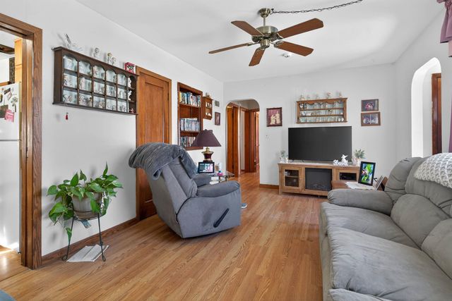 211 Boston Ave, Waterloo, IA 50703