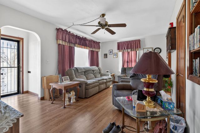 211 Boston Ave, Waterloo, IA 50703