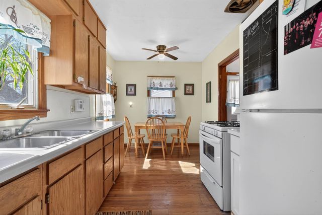 211 Boston Ave, Waterloo, IA 50703