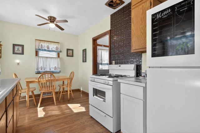 211 Boston Ave, Waterloo, IA 50703