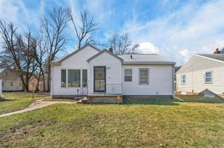 211 Boston Ave, Waterloo, IA 50703