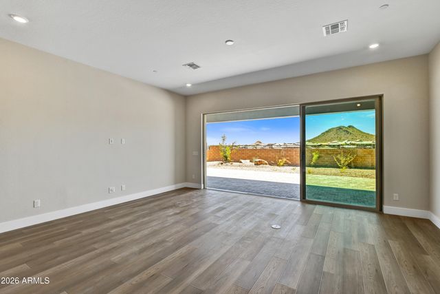 33598 N CHEVELON Drive, Peoria, AZ 85383