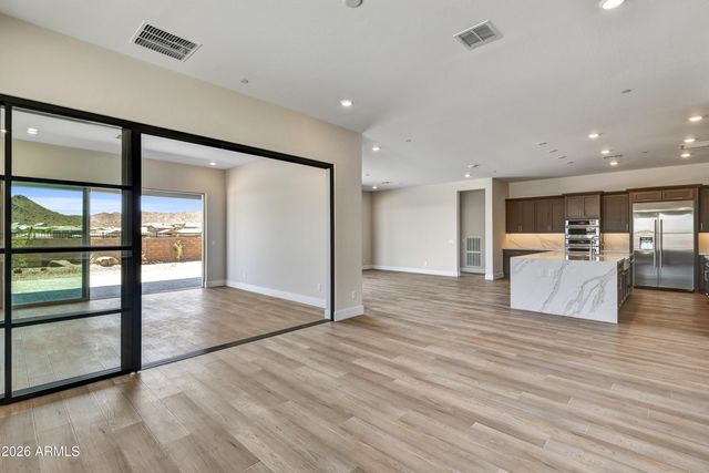 33598 N CHEVELON Drive, Peoria, AZ 85383