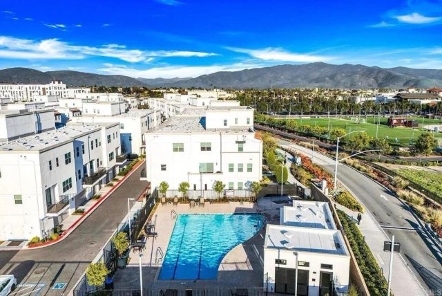 2015 Mindoro Lane 4, Chula Vista, CA 91915