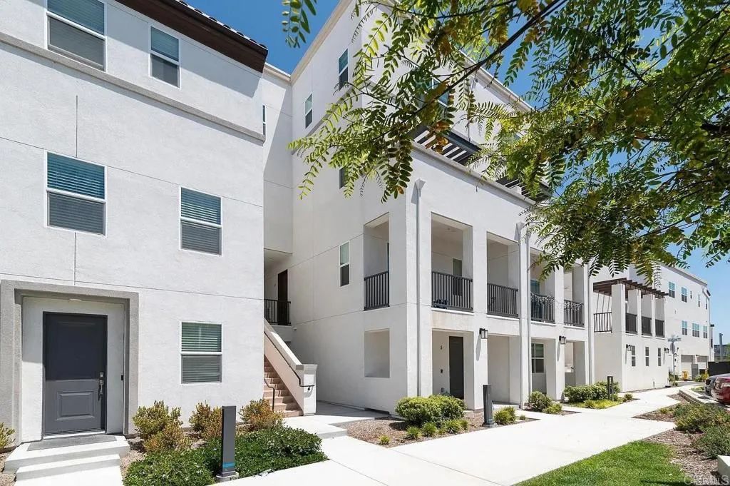 2015 Mindoro Lane 4, Chula Vista, CA 91915