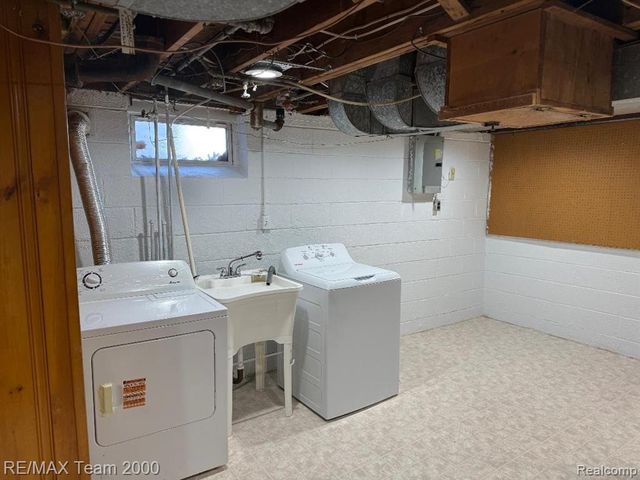 1301 Nightingale Street, Dearborn, MI 48128