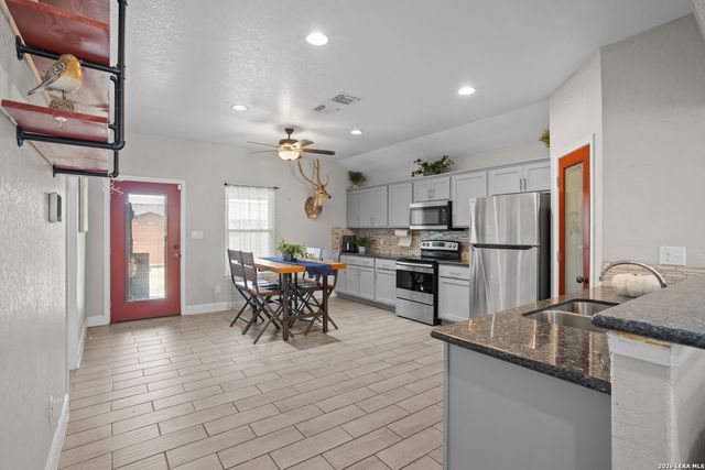 502 Wagner, San Antonio, TX 78211