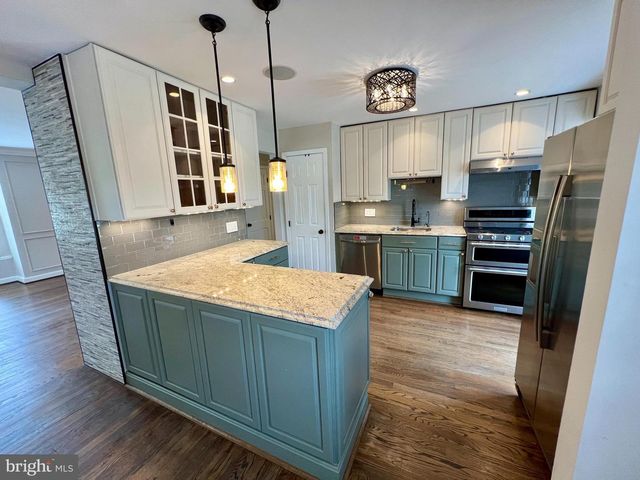 218 OAK AVE, Pikesville, MD 21208