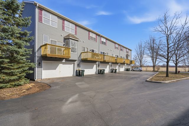 1363 Chestnut Lane, Yorkville, IL 60560