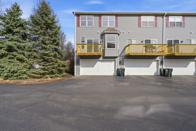 1363 Chestnut Lane, Yorkville, IL 60560