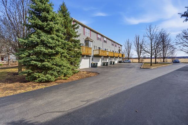 1363 Chestnut Lane, Yorkville, IL 60560