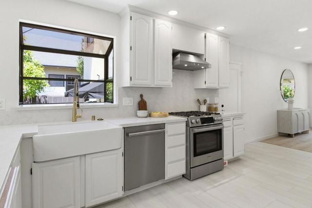 1114 Palm Avenue, San Mateo, CA 94401