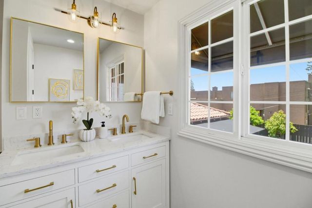 1114 Palm Avenue, San Mateo, CA 94401