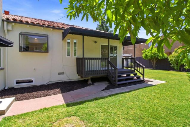 1114 Palm Avenue, San Mateo, CA 94401