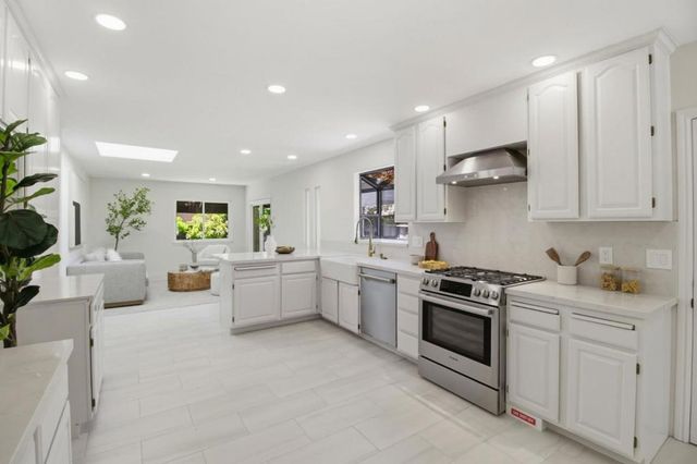 1114 Palm Avenue, San Mateo, CA 94401