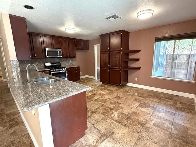 9013 Chantal Way, Sacramento, CA 95829
