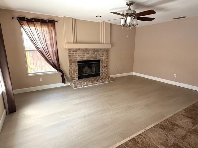 9013 Chantal Way, Sacramento, CA 95829