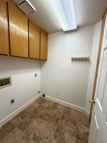 9013 Chantal Way, Sacramento, CA 95829