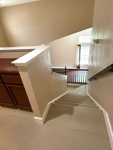 9013 Chantal Way, Sacramento, CA 95829