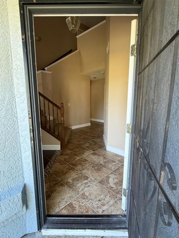 9013 Chantal Way, Sacramento, CA 95829