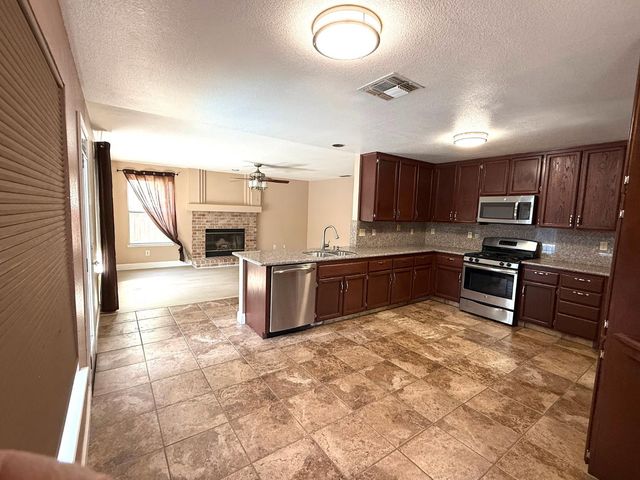 9013 Chantal Way, Sacramento, CA 95829