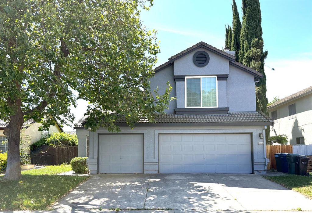 9013 Chantal Way, Sacramento, CA 95829