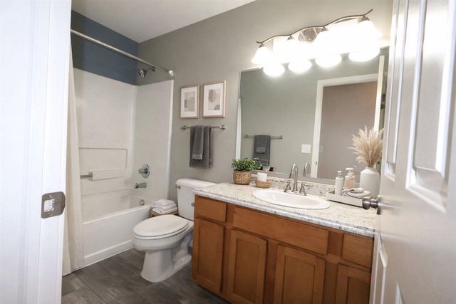 47861 Cardiff Ave, Canton, MI 48188