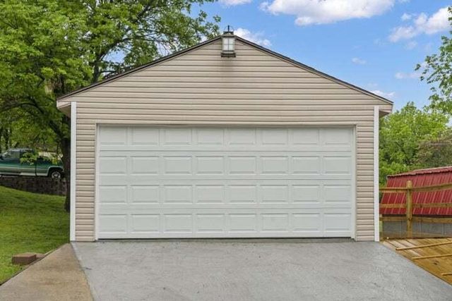 622 Lake Shore Drive, Branson, MO 65616