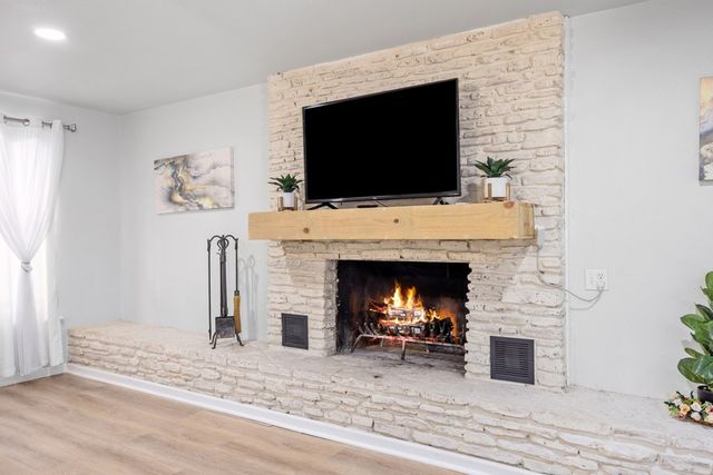 1003 Temple Dr, Kerrville, TX 78028