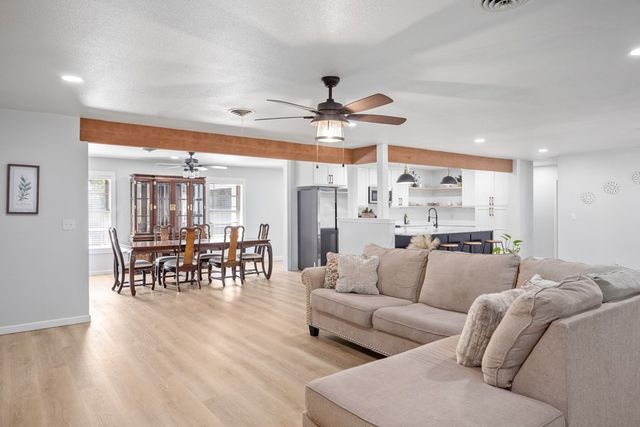 1003 Temple Dr, Kerrville, TX 78028