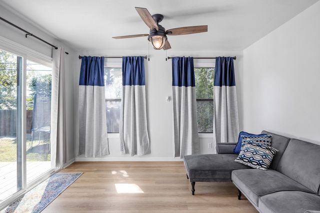 1003 Temple Dr, Kerrville, TX 78028