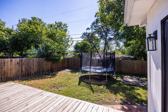 1003 Temple Dr, Kerrville, TX 78028
