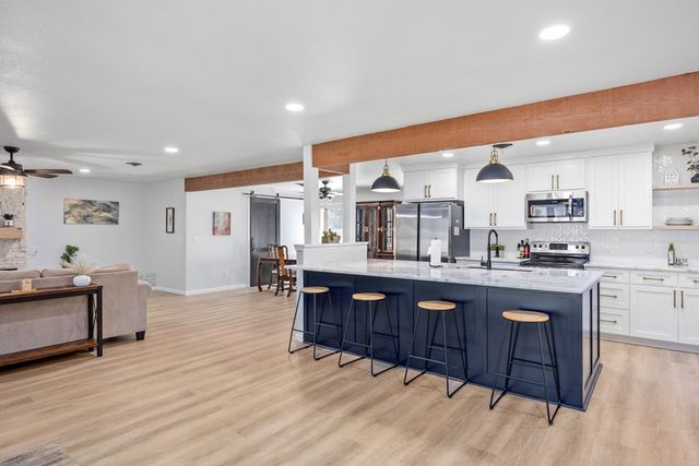 1003 Temple Dr, Kerrville, TX 78028