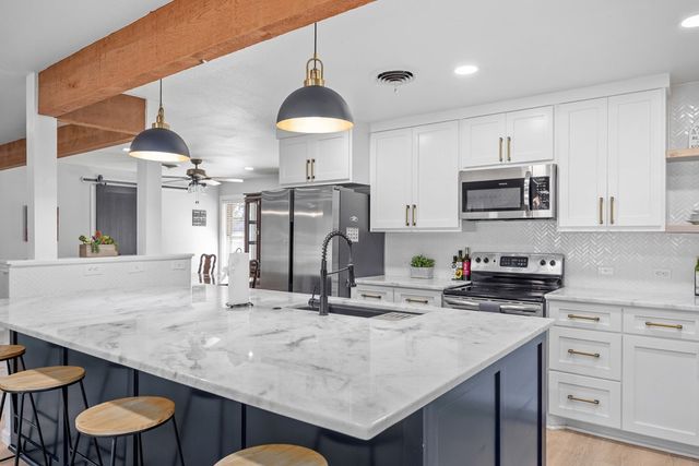 1003 Temple Dr, Kerrville, TX 78028