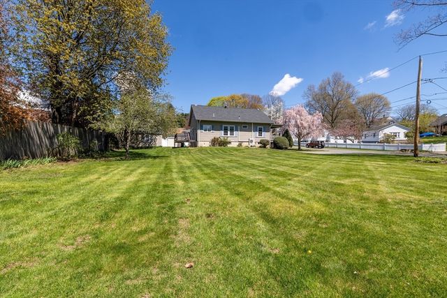 9 Parsons Ave, Lynnfield, MA 01940