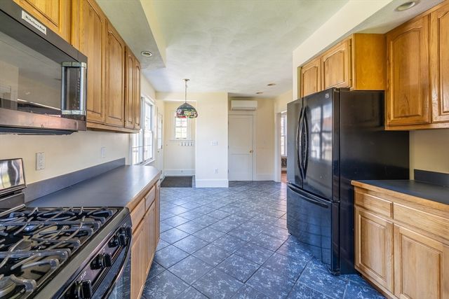 9 Parsons Ave, Lynnfield, MA 01940