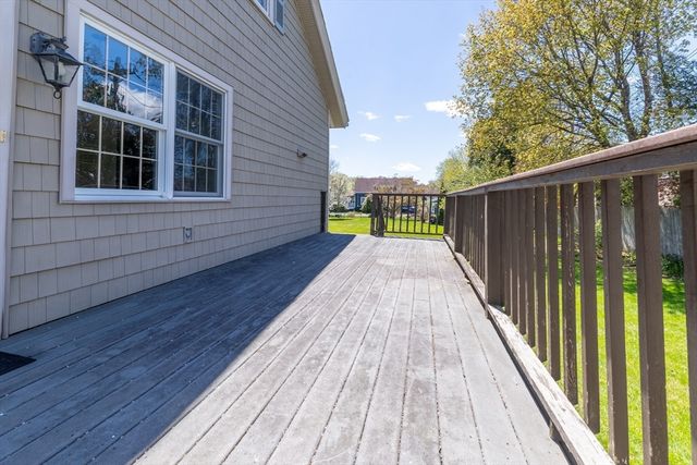 9 Parsons Ave, Lynnfield, MA 01940