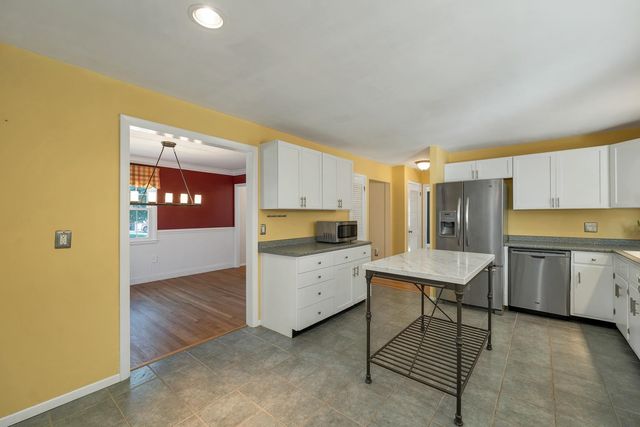 45 Mariette Drive, Portsmouth, NH 03801