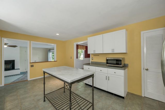 45 Mariette Drive, Portsmouth, NH 03801