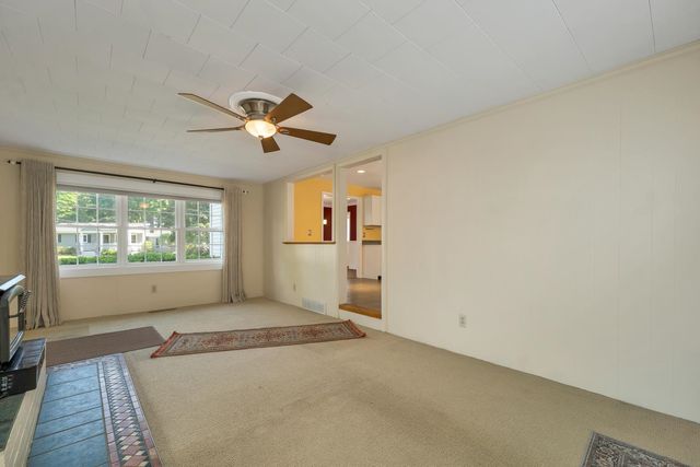 45 Mariette Drive, Portsmouth, NH 03801