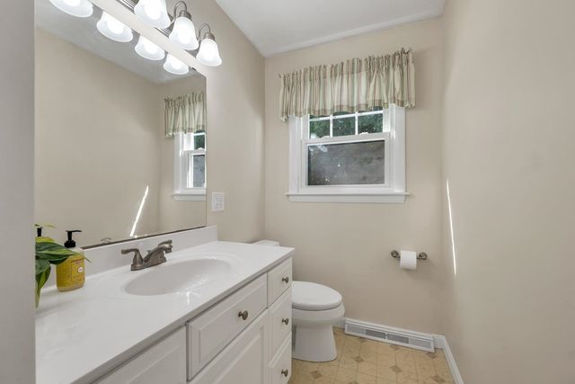 45 Mariette Drive, Portsmouth, NH 03801