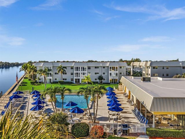 18 Colonial Club Drive 200, Boynton Beach, FL 33435
