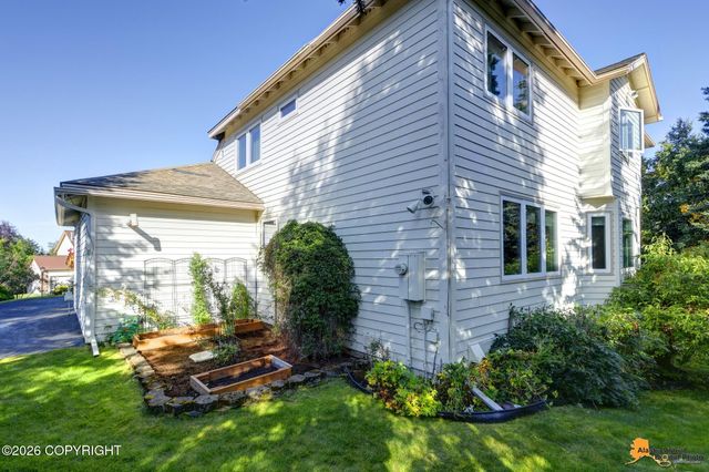 15721 Noble Point Drive, Anchorage, AK 99516