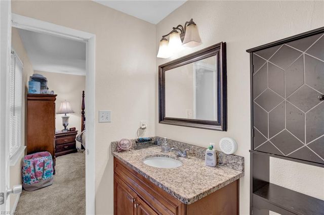 4 Overlook CT, Hampton, VA 23669